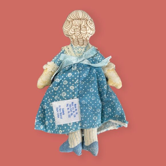 👵🏻 VTG 19796 MARTHA WASHINGTON BICENTENNIAL COLLECTIBLE DOLL HALLMARK 6.5" - Picture 4 of 12